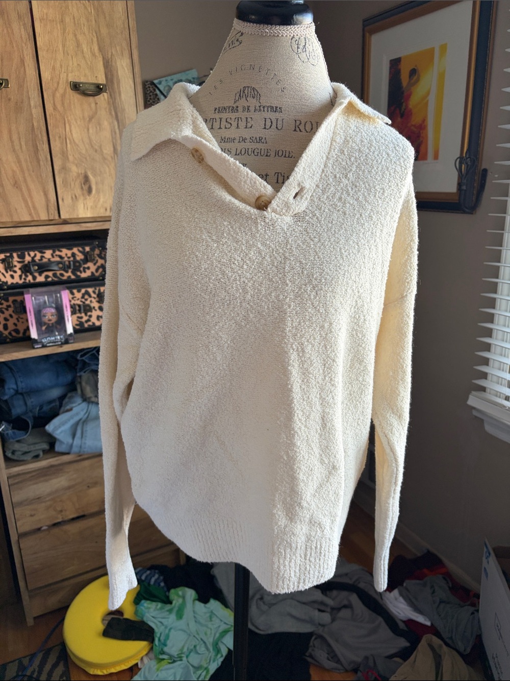 Mode of One Soft Cream Textured V-Neck Sweater - Small